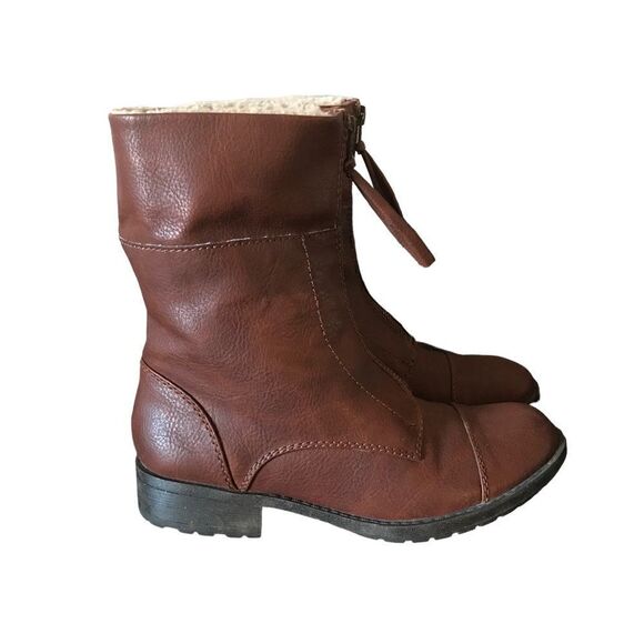 G.H. Bass & Co Boots Woman’s Size 7 - Picture 1 of 10